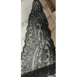 Mantilla Vintage de Tres Picos - Obra Maestra del Encaje en Cambray