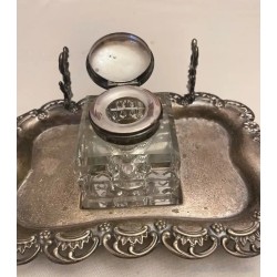 Tintero Vintage de Metal Plateado con Frasco de Cristal Tallado