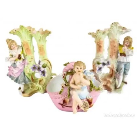 Conjunto de Porcelana Policromada - Violeteros y Centro de Mesa de Principios del Siglo XX