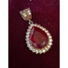 Elegante Colgante de Plata con Rubí Sintético y Circonitas