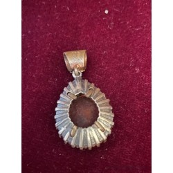 Elegante Colgante de Plata con Rubí Sintético y Circonitas