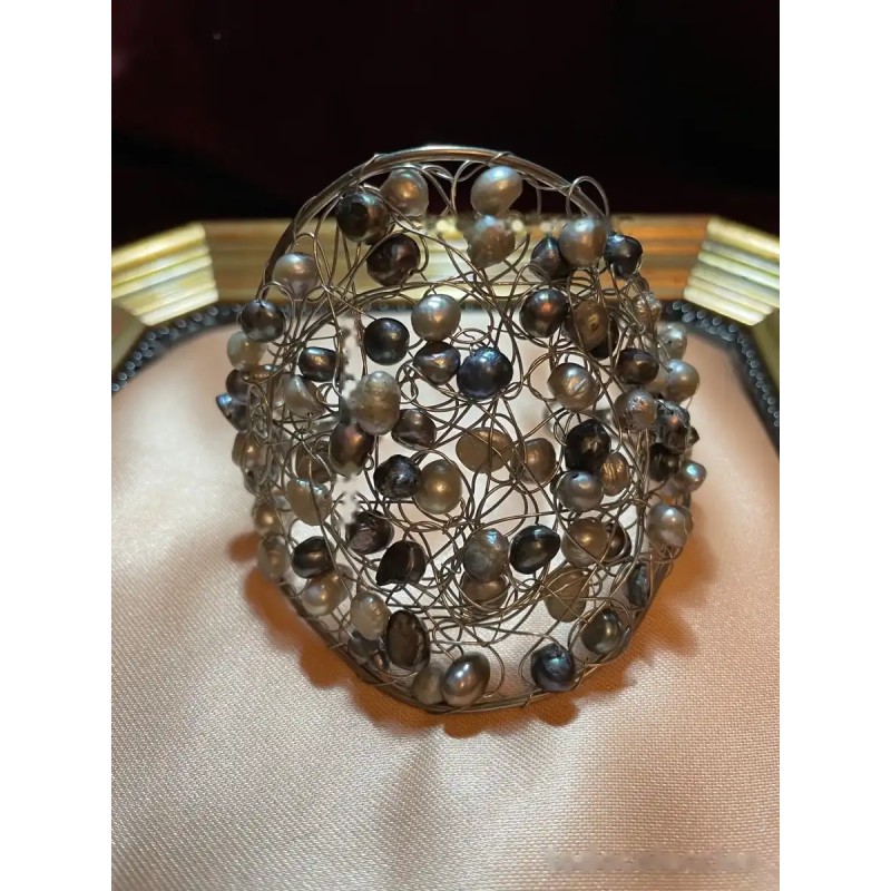 Brazalete Artístico de Perlas Naturales - Diseño Contemporáneo en Acero Brazalete Artístico de Perlas Naturales - Diseño Contemporáneo en Acero