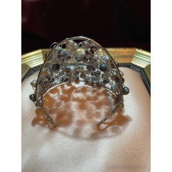 Brazalete Artístico de Perlas Naturales - Diseño Contemporáneo en Acero