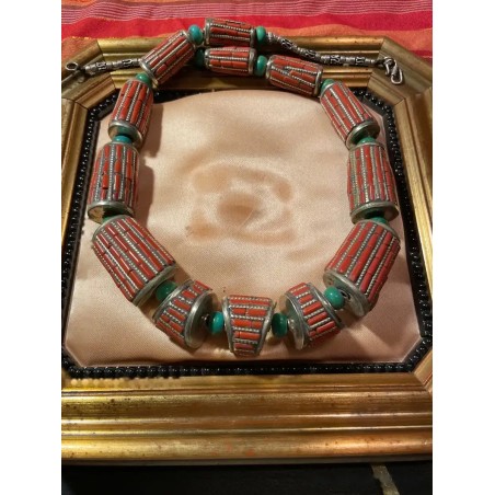 Collar Étnico de Plata Tibetana con Coral y Turquesa - Pieza de Joyería Artesanal