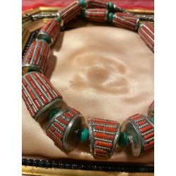 Collar Étnico de Plata Tibetana con Coral y Turquesa - Pieza de Joyería Artesanal