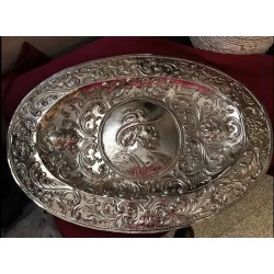 Bandeja Ovalada de Plata Estilo Renacimiento - Medallón con Guerrero 69x49cm