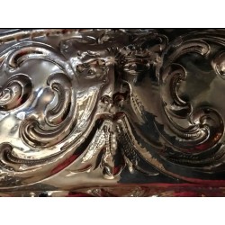 Bandeja Ovalada de Plata Estilo Renacimiento - Medallón con Guerrero 69x49cm