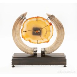 Reloj de Sobremesa con Ágata y Colmillos - Pieza Exclusiva Artesanal 31x31 cm