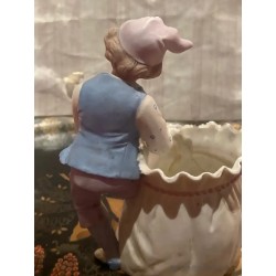 Figura Porcelana Biscuit Niño con Cesta - Centro de Mesa Vintage Estilo Meissen