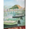 Oleo Vintage - Paisaje Costero con Barcas y Montaña en Tonos Verdes
