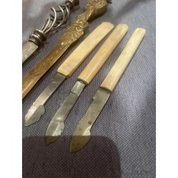 Colección de Abrecartas Vintage - Metales y Hueso con Diseños Ornamentales