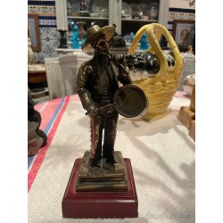 Estatuilla de Bronce - Figura de Tamborilero con Sombrero