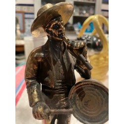 Estatuilla de Bronce - Figura de Tamborilero con Sombrero
