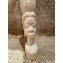 Escultura Étnica - Busto Tallado en Marfil con Perfil Africano