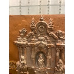 Terracota con la fachada del Palacio de San Telmo.