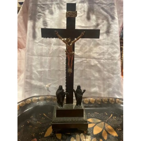 Crucifijo Antiguo Calvario con Cristo y Figuras - Pieza Religiosa Coleccionable