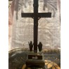 Crucifijo Antiguo Calvario con Cristo y Figuras - Pieza Religiosa Coleccionable