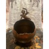 Cenicero Antiguo de Bronce con Querubín - Amorcillo sobre Esfera Decorativa