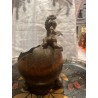 Cenicero Antiguo de Bronce con Querubín - Amorcillo sobre Esfera Decorativa