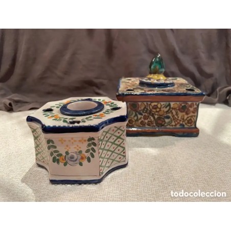Pareja de Tinteros Antiguos de Cerámica Decorada - Piezas Artesanales de Colección