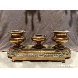 Tintero Antiguo de Bronce con Tres Recipientes - Escritorio Imperio Coleccionable