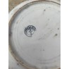 Plato Antiguo de Cerámica de la Cartuja con Escena Histórica en Blanco y Negro
