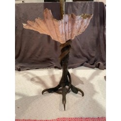 Escultura Decorativa Vintage - Centro de Mesa con Base de Bronce y Concha Natural