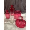 Juego de Frascos de Cristal Vintage en Tonos Rubí - Elegancia Clásica para Tocador