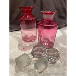 Pareja de Frascos de Cristal Rubí con Tapones de Cristal Facetado - Elegancia Vintage