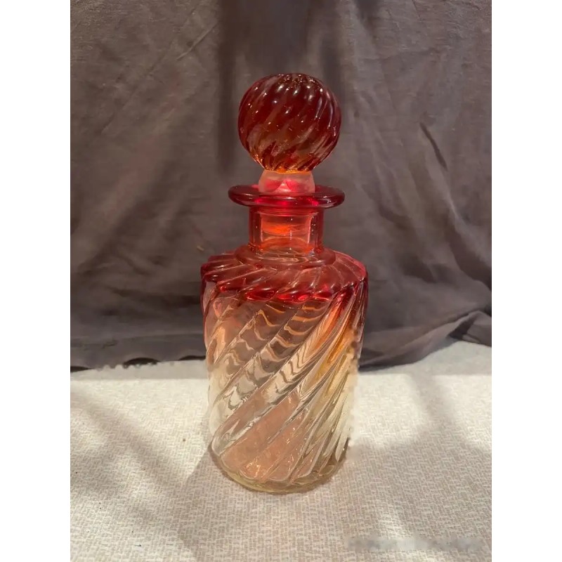 Botella de Perfume Vintage en Cristal Soplado con Degradé Rojo y Ámbar Botella de Perfume Vintage en Cristal Soplado con Degradé Rojo y Ámbar