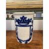 Conjunto de Tres Tarros de Farmacia Antiguos - Cerámica Blanca con Decoración Heráldica en Azul