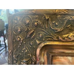 Obra Maestra Decorativa - Bandeja Repujada de la Emblemática Plaza de España en Sevilla