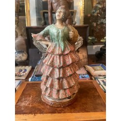 Figura Decorativa de Ceramista - Estatuilla de Mujer en Traje de Flamenca Artesanal