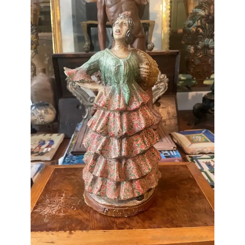 Figura Decorativa de Ceramista - Estatuilla de Mujer en Traje de Flamenca Artesanal Figura Decorativa de Ceramista - Estatuilla de Mujer en Traje de Flamenca Artesanal