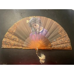 Bonito abanico pintado a mano con el señor del Gran Poder de Sevilla.