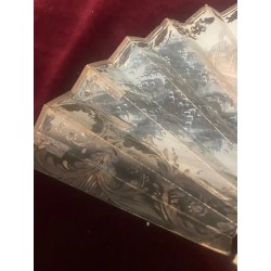 Elegante Abanico Vintage de Hueso - Pieza de Colección Histórica