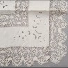 Colcha Artesanal de Hilo Marfil - Obra Maestra del Encaje de Bolillos
