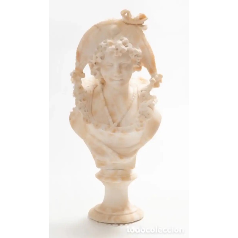 Busto de Dama en Mármol con Sombrero - Estilo Luis XVI del Siglo XIX