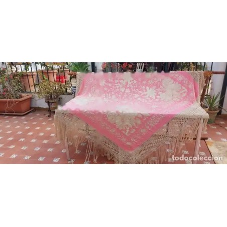Mantón de Manila Vintage Seda Rosa con Bordado Floral - Flecos de Macramé