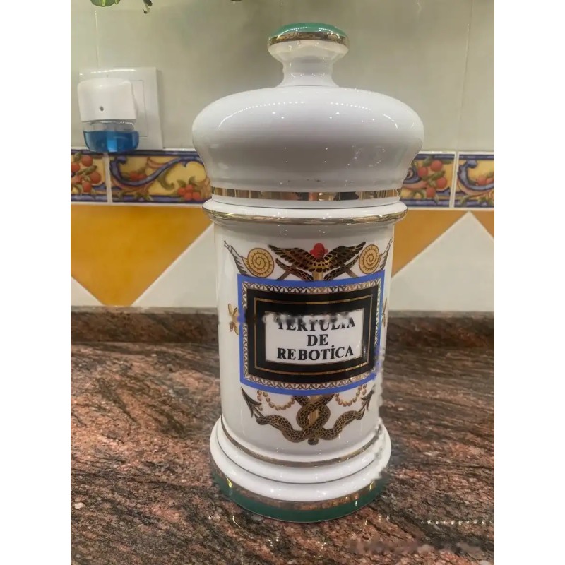 Albarelo o bote de farmacia, decorado en cerámica Albarelo o bote de farmacia, decorado en cerámica