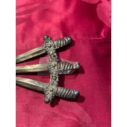 Corazón de Virgen Dolorosa con Siete Puñales - Pieza Religiosa Artesanal 18cm