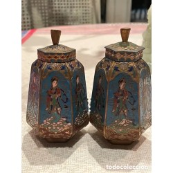 Frascos Decorativos de Cloisonné - Arte Japonés con Figuras Históricas