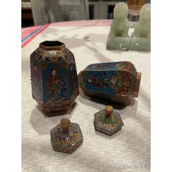 Frascos Decorativos de Cloisonné - Arte Japonés con Figuras Históricas