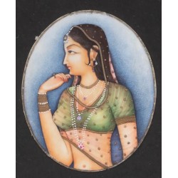 Retrato de Dama Hindú - Miniatura en Marfil del Siglo XX