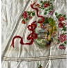 Antiguo cubrecama con cubre almohada, bordado y pintado, flores y medallón