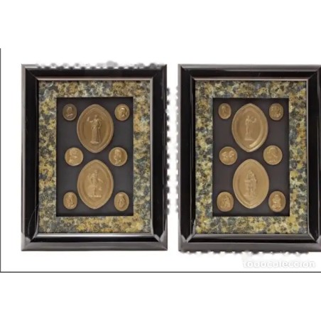 Pareja de Cuadros con Medallones Mitológicos - Arte Decorativo Enmarcado Siglo XX