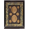 Pareja de Cuadros con Medallones Mitológicos - Arte Decorativo Enmarcado Siglo XX