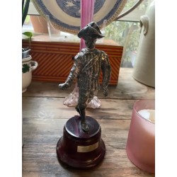 Figura Decorativa Colonial Vintage - Estatuilla Hombre con Sombrero Plata