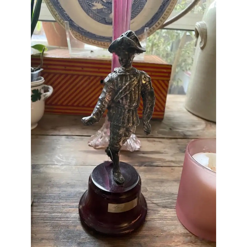Figura Decorativa Colonial Vintage - Estatuilla Hombre con Sombrero Plata