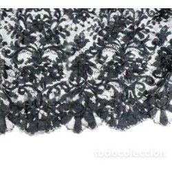 Mantilla y peineta del segundo tercio del S. XX, encaje negro y carey